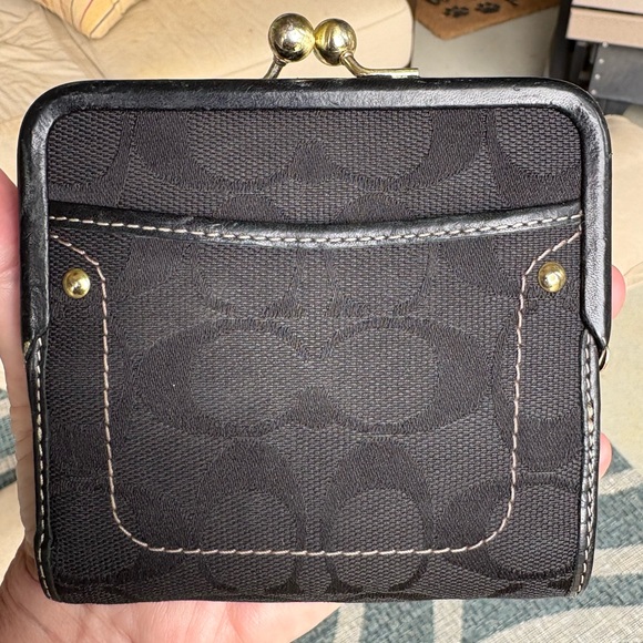 Coach Legacy French Turn Lock Wallet EUC - Picture 3 of 13